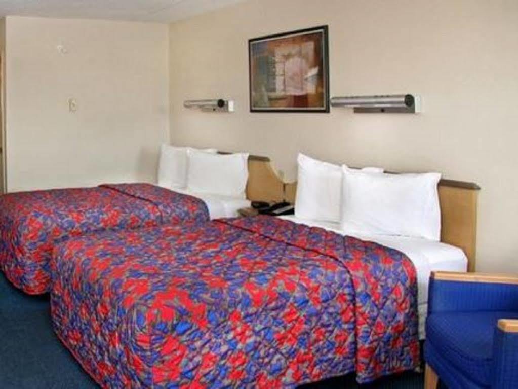 Red Roof Inn Mt Laurel Маунт-Лорел Екстер'єр фото